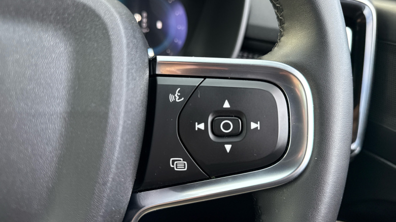 Volvo XC40 2.0 B3P Plus Dark 5dr Auto Petrol Estate